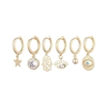 Détail du lot de 6 boucles d'oreilles dorées avec main de Hamsa, étoile et œil bleu - Ensemble Bracelet Mauvais Œil Or