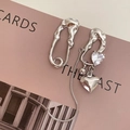 Orecchini asimmetrici in argento a forma di cuore con zircone e texture lavica - Orecchini a Nappa con Spilla a Cuore Senza Stampa
