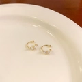 Élégante manchette d'oreille papillon dorée avec zircone sur une assiette en céramique - Or - Petit Clip d'Oreille Papillon