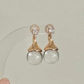 Elegante Goldohrringe mit weißem Kristallzirkon und transparentem Kugelanhänger - Bergkristall Zirkon