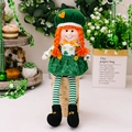 St. Patrick's Day Plüschpuppe mit orangen Zöpfen und grünem Kleeblatt-Kleid Dekor - Mädchen-Stil