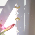 Gouden maan kristallen zonnevanger met facet geslepen prisma's voor regenboogeffecten - Dubbele Maan Ring Stijl (F5)