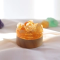 Veilleuse en cristal jaune naturel avec une base cylindrique en bois massif USB - Style Citrine