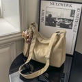 Sac fourre-tout vintage Maillard en similicuir abricot avec pendentif ours et pompon - Sans pendentif / Khaki