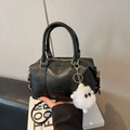 Black Boston handbag in retro leather with plush pendant and embossed Paris lettering - No Pendant / Black