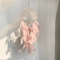 Lebensbaum Traumfänger mit rosa Federn und Kristallen für dekorative Wandgestaltung - 66CM / Rosa