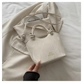 Elegante bolso de mano blanco crema con patrón de mármol, asa anudada y bandolera - Blanco