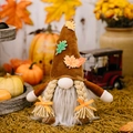 Gnomo de otoño de peluche con gorro de hoja de arce y barba blanca decorativo - Estilo Femenino (con Trenzas)