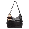 Modische schwarze Hobo-Tasche mit ZKSKE PARIS Logo und süßem Teddybär-Anhänger - Schwarz