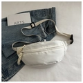 Minimalistische witte nylon heuptas met verstelbare riem en gevlochten ritsen - Wit