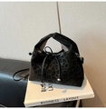 Dettaglio borsa a tracolla leopardata con chiusura a coulisse e perline metalliche - senza ciondolo / Nero