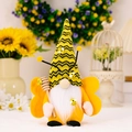 Gnome abeille artisanal avec chapeau rayé et cuillère à miel pour décor de jardin - Gnome Abeille Style Masculin (Avec Cuillère à Miel)