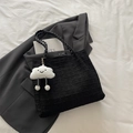 Zwarte getextureerde bubble tote bag met geweven handvatten en een wolkbedeltje - Met Hanger / Zwart