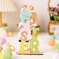 Décoration de table Pâques en bois avec gnome et fleurs sur socle naturel - Style Gnome