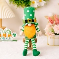 Gnomo de San Patricio con gorro verde de lunares y largas piernas de rayas colgantes - Gnomo Masculino Día de San Patricio Sombrero de Lunares
