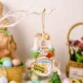 Ciondolo gnomo pasquale in legno con cappello a righe e scritta Welcome Spring - Gnomo con Cappello a Strisce Arancioni Welcome (Modello A)