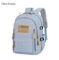 Dettaglio degli spallacci traspiranti e delle fibbie laterali sullo zaino in nylon blu - Blu
