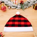 Cappello di Natale classico a quadri rossi e neri con pompon bianco e bordo morbido - Rosso/Nero a Quadri