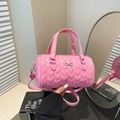 Borsa Boston rosa trapuntata a cuore con fiocco argento e tracolla regolabile moda - Rosa