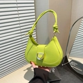 Borsa sottobraccio verde neon in finta pelle con fibbia a D argento e dettaglio nodo - Verde