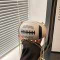 Sac bandoulière en forme de rugby avec chaîne dorée et similicuir blanc texturé - Blanc