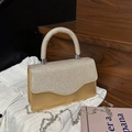 Mini borsa quadrata a tracolla color champagne con trama glitterata e patta a onde - Oro