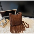 Donkerbruine suède crossbodytas met vintage franje kwastjes en bohemian geweven details - Bruin