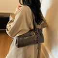 Minimalist dark brown underarm bag in faux leather with metal buckle and pendant decoration - With Pendant / Coffee