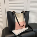 Bolso tote patchwork tricolor en negro, blanco roto y rosa con hebillas de metal dorado - Rosa