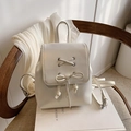 Eleganter weißer Mini-Rucksack aus PU-Leder mit Schleifen-Kordelzug und Metallösen - Groß / Cremeweiß