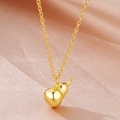 Collier doré avec pendentif gourde poli sur soie rose, style joaillerie de luxe épuré - Collier Gourde Polie Or