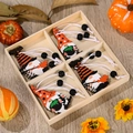 Pendentifs gnomes d'Halloween en bois avec rayures et étoiles dans un coffret - Style Nain Avec Balai Et Chaudron (Modèle A)