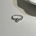 Eleganter S925 Silberring mit grauer Rundperle und mikro-gepflasterten Zirkonkristallen - Pave Zirkonia Graue Perle (8mm)