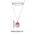 Dettaglio del ciondolo floreale viola con perla barocca con dimensioni e lunghezza catena - Collana con Ciondolo Viola-Argento