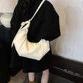 Bolso hobo marfil de piel suave con correa anudada para un estilo casual y moderno - Blanco