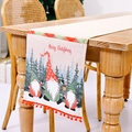 Weihnachtstischläufer mit Wichtelmotiv, Merry Christmas Schriftzug und roten Bommeln - Drei Waldwichtel Bedruckter Tischläufer Roter Hut
