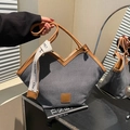 Μεγάλη δίχρωμη τσάντα tote από γκρι ύφασμα twill και καφέ δερμάτινα λουράκια - Μαύρο