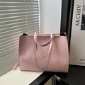 Bolso tote rosa pálido de piel sintética con relieve TOTE BAG y correas de hombro largas - Rosa
