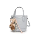 Sac seau en cuir gris clair avec charm ours en peluche et bandoulière amovible - Avec Pendentif / Bleu