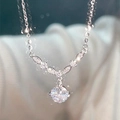 Raffinata collana d'argento con pendente in zircone marquise tondo su seta bianca - Collana Quadrata a Goccia d'Acqua (Argento)