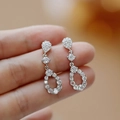 S925 zilveren druppel oorbellen met elegante zirkonia en gelaagde kristallen accenten - Zilveren Waterdruppel Zirconia Oorbellen