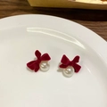 Orecchini vintage con fiocco in velluto rosso scuro e ciondolo con perla bianca - Orecchini con Fiocco in Velluto Rosso e Perla