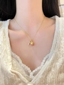 Collana con pendente in zircone rosa e croce in elegante finitura dorata - Collana Con Ciondolo a Croce Pigna Spazzolata (Oro)
