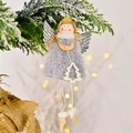 Ange de Noël aux ailes argentées avec robe en peluche grise et couronne dorée sur sapin - Ange aux Ailes d'Argent (Gris) / Gris