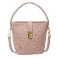 Bolso saco rosa de cuero sintético grabado con motivos lindos y cierre de metal dorado - Rosa