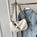 Borsa hobo bianca con tracolla geometrica in tessuto e dettaglio nodo decorativo - Bianco