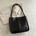 Minimalist black tote bag with glossy leather texture and stylish double shoulder straps - No Pendant / Black