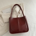Vintage burgundy large capacity shoulder bag in matte faux leather for women - No Pendant / Red