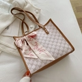 Grande borsa tote monogramma in crema e marrone con sciarpa di seta decorativa chic - Cachi