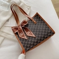 Grande borsa tote monogramma marrone scuro con motivo NK e dettaglio elegante foulard in seta - Marrone